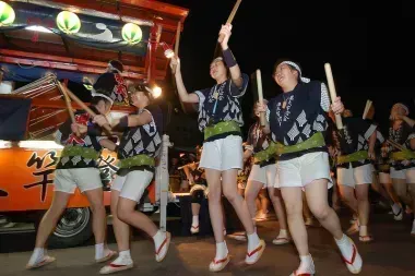 Celebración del festival Kanto Matsuri, Akita