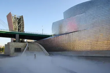 Guggenheim_Museum_Bilbao_fog_installation