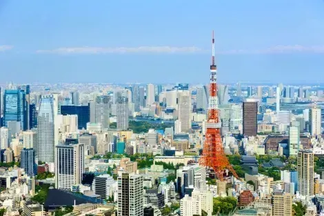 Der 1958 erbaute Tokyo Tower ist vom Eiffelturm inspiriert