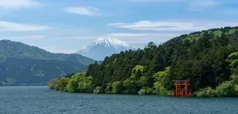 Monte Fuji desde el lago Ashi en Hakone