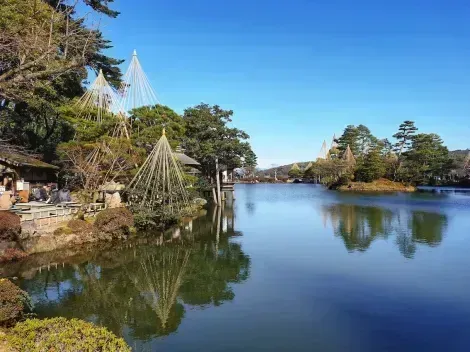 Una visita obligada en Kanazawa: el jardín Kenroku-en, uno de los tres más bellos de Japón