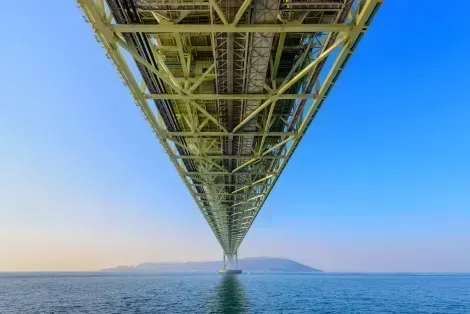 Akashi Kaikyo, die längste Hängebrücke der Welt, zwischen Kobe und Awaji Island