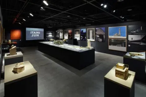 A Minami, la Toto Gallery Ma organise quatre expositions annuelles réparties sur trois niveaux.