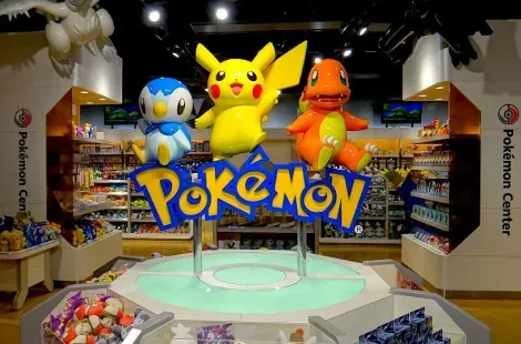 Pikachu, Salamèche, TIplouf.. Tous les monstres de poche sont dans le Pokemon center de Tokyo.
