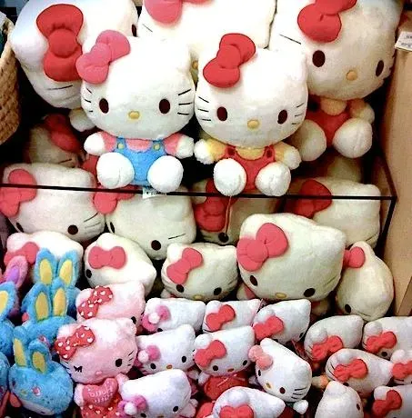 Who better to speak to the cute Kiddyland qu&#39;Hello Kitty.