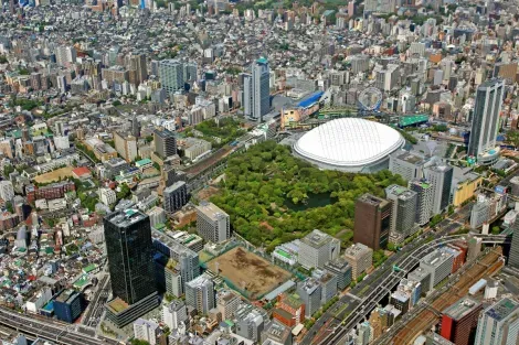 Near the Tokyo Dome, there is also a huge shopping mall and a futuristic onsen.