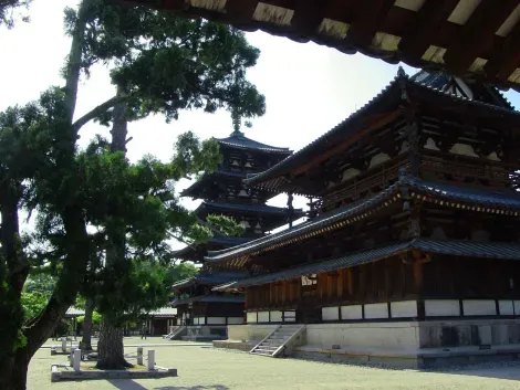 La pagoda de cinco pisos del templo Horyuji.