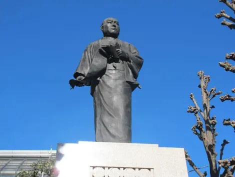 Statut de Yoshio Oishi, le chef de la vengeance des 47 rônin, dont la sépulture repose au cimetière de Sengaku-ji à Asakusa. 