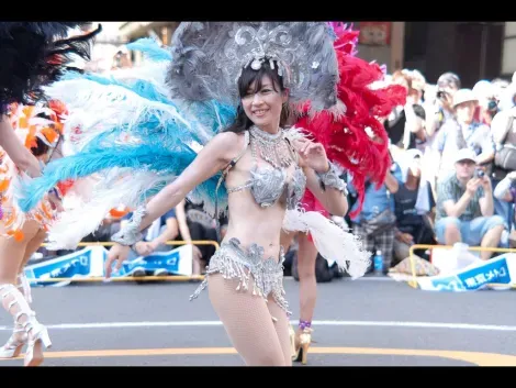 Durante el festival de samba de Asakusa, las calles se transforman en el carnaval de Río.