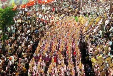The dances of the Awa Odori in Tokushima.