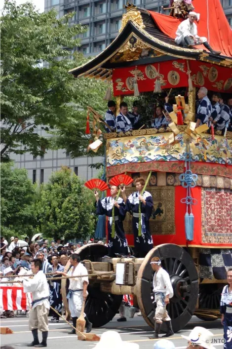 Un char du festival de Gion
