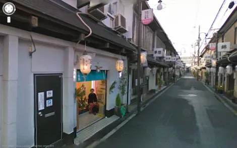 El barrio rojo Tobita Shinchi en Osaka.