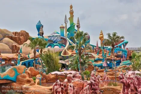 Le lagon de la petite sirène dans le parc d'attractions Disney Sea à Tokyo