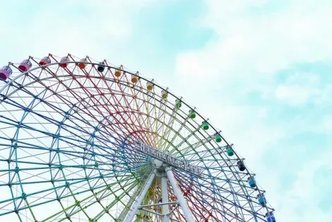 La rueda de la fortuna de Osaka es la más grande de Japón.