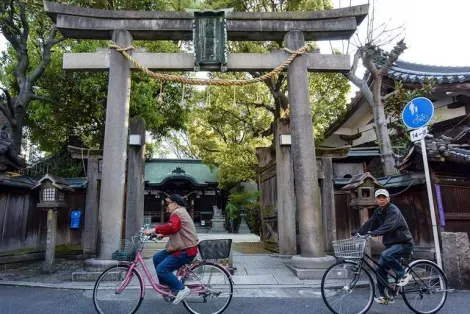 Paseo en bici por los templos de Osaka.