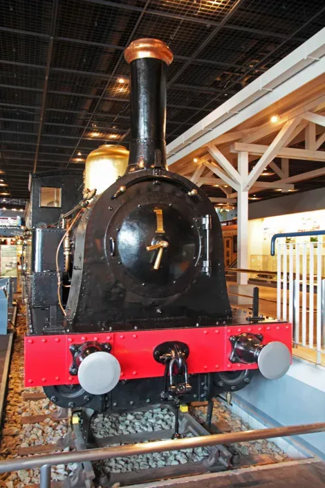 La toute première locomotive à vapeur introduite au Japon, de construction anglaise.