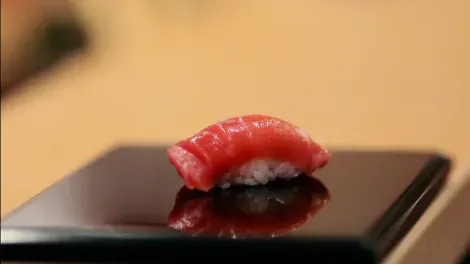 El sushi preparado por el chef Jiro Ono es tan bello como una joya.