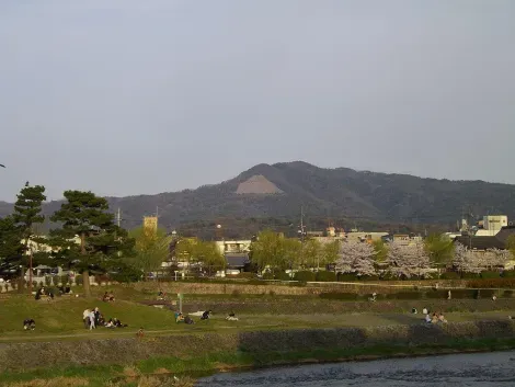 Le mont Daimonji au printemps