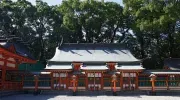 Le sanctuaire vermillon de Kumano Hayatama Taisha, à Shingu.