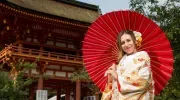 Sesión de fotos frente al santuario Shimogamo-Jinja, patrimonio mundial de la Unesco.