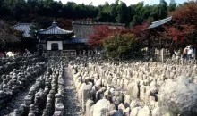 Les stèles du temple Adashino Nenbutsu-ji