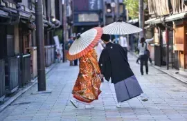 Paar in Japan - Gilad Fiskus