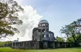 Le dôme de Genbaku, l'un des seuls bâtiments à avoir survécu à la bombe atomique tombée sur Hiroshima