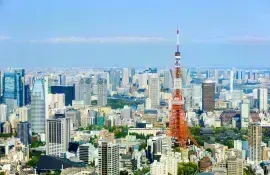 Der 1958 erbaute Tokyo Tower ist vom Eiffelturm inspiriert